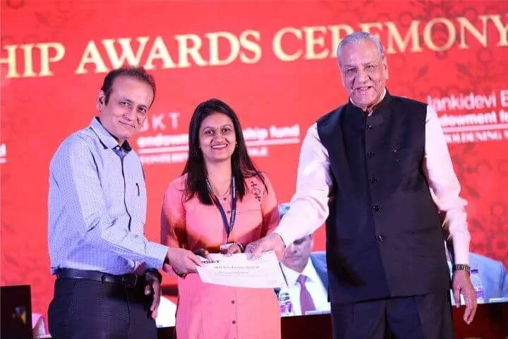 scholarship-image